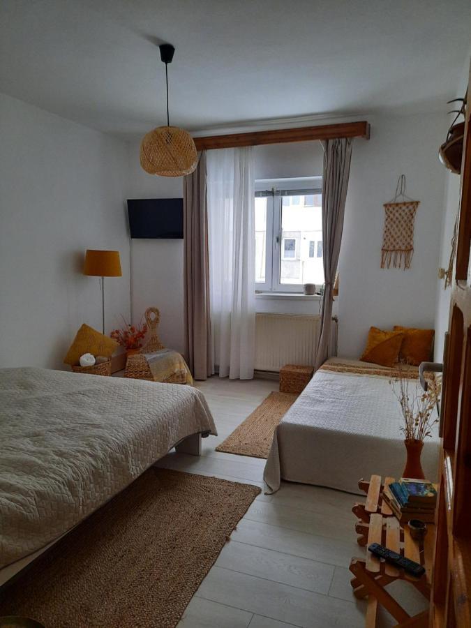 אזוגה Cocooning In A Lovely Mountain Suite - Two מראה חיצוני תמונה